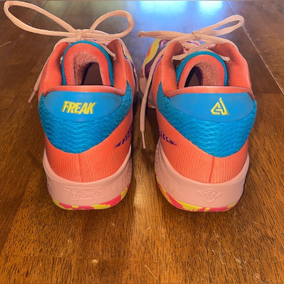 Men’s Nike Purplee Zoom Freak 4 Low Top Men’s Size 11 - Picture 4 of 6